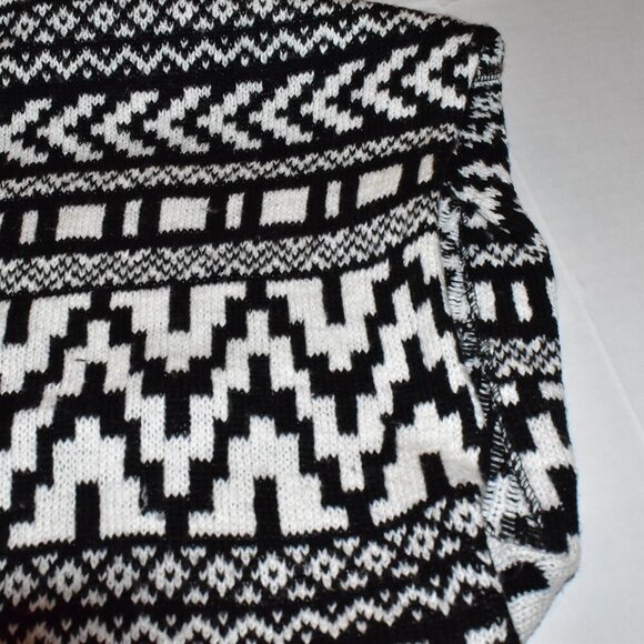 Chelsea & Theadore Open Front Fringe Wrap Sweater Black and White Size M - Picture 7 of 9